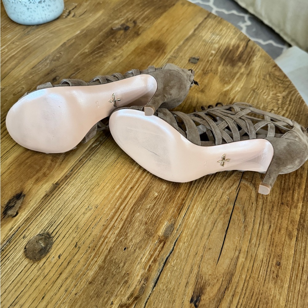 Pour la victorie heels - Picture 5 of 7